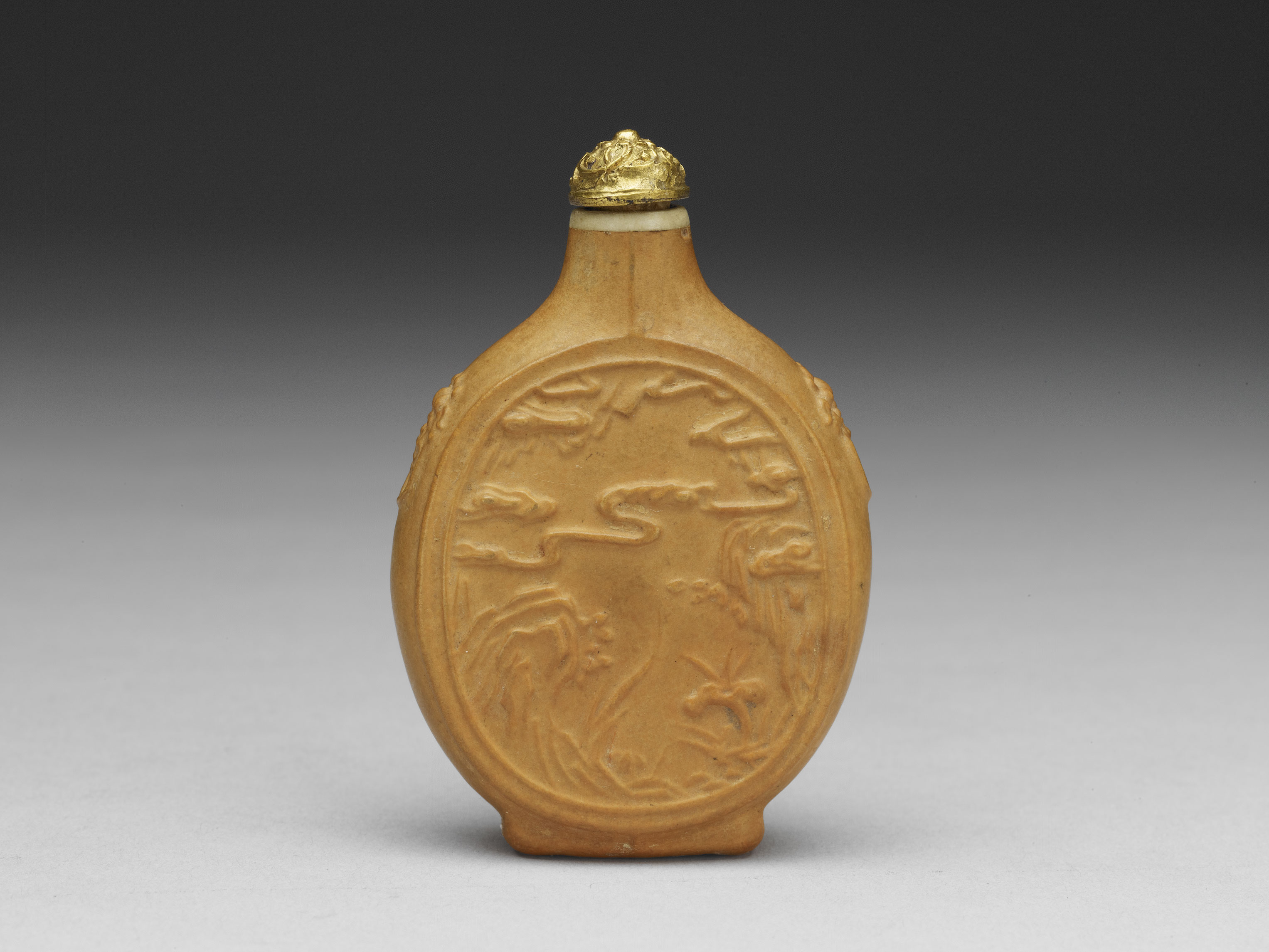 龍彫刻の鉄製容器 骨董品 龍彫刻の鉄製容器 骨董品